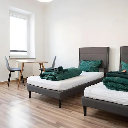 Helle 2-zimmer Apartamento